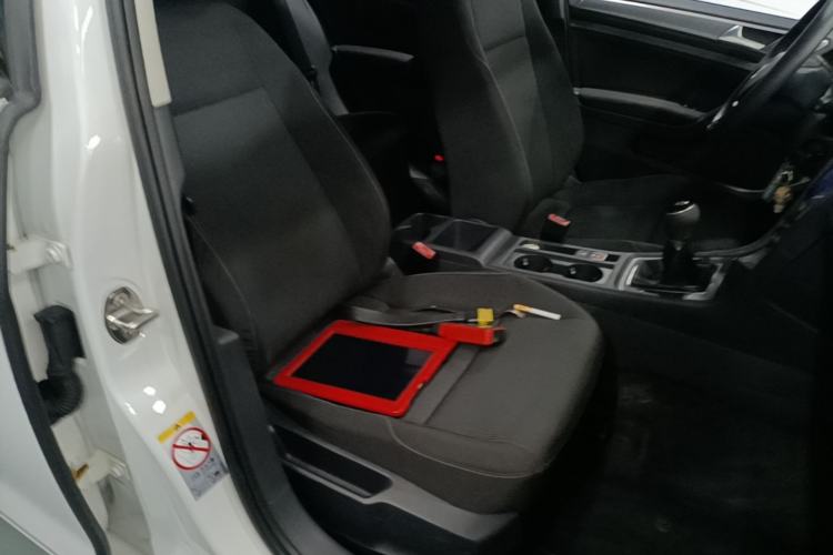 Used Volkswagen Golf 2015 1.6L Manual Fashion Edition Right Front Seat