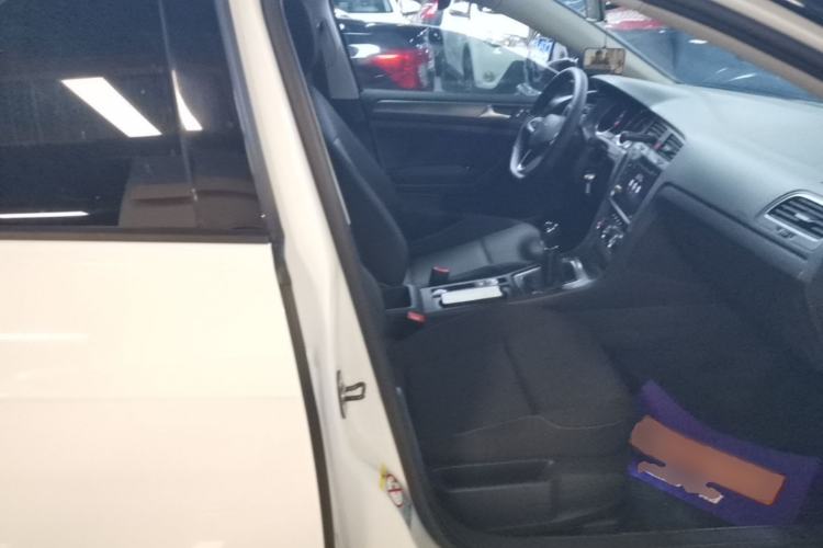 Used Volkswagen Golf 2015 1.6L Manual Fashion Edition Right Front Seat