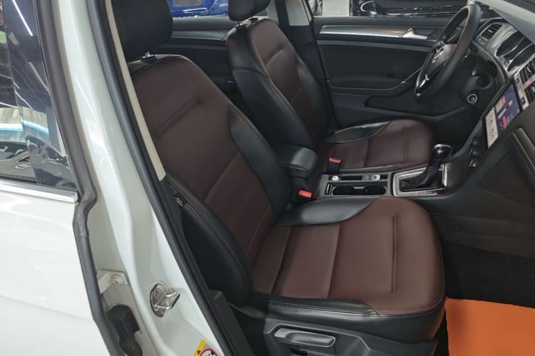 Used Volkswagen Golf 2015 1.6L Automatic Comfort Model Right Front Seat