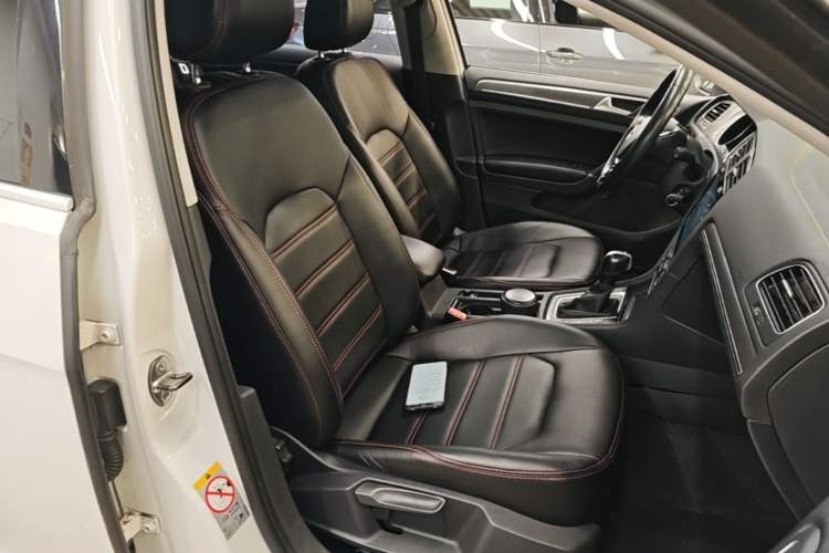 Used Volkswagen Golf 2015 1.4TSI Automatic Comfort Model Right Front Seat