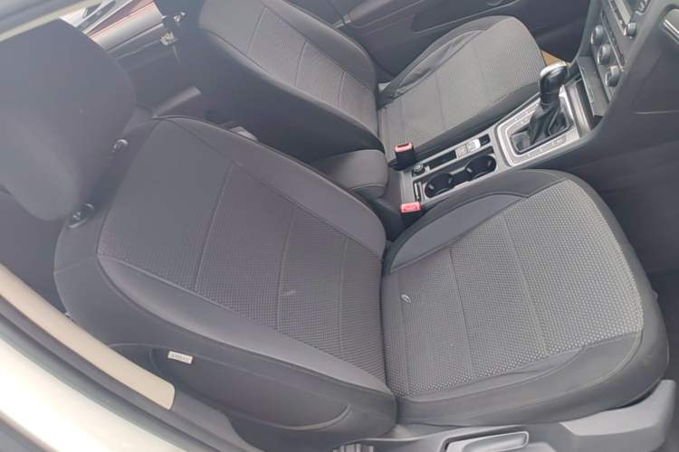 Used Volkswagen Golf 2015 1.6L Automatic Comfort Model Right Front Seat
