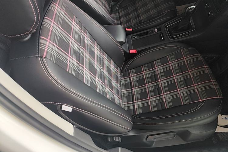 Used Volkswagen Golf 2015 1.6L Automatic Comfort Model Right Front Seat