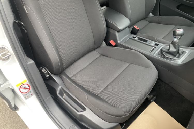 Used Volkswagen Golf 2015 1.6L Manual Fashion Edition Right Front Seat