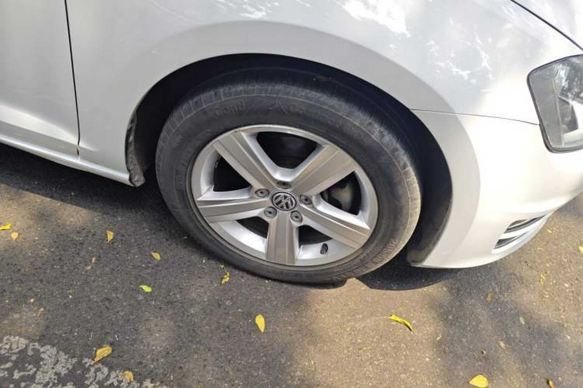 Used Volkswagen Golf 2015 1.6L Automatic Comfort Model Right Front Wheel Hub