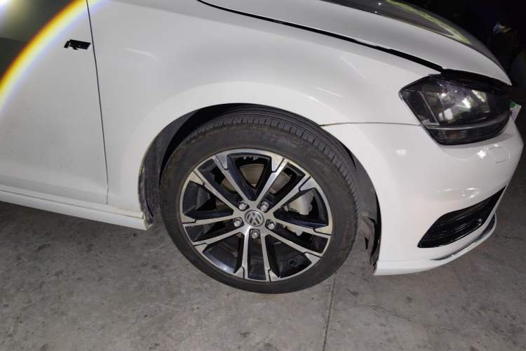 Used Volkswagen Golf 2015 1.4TSI Automatic R-Line Right Front Wheel Hub