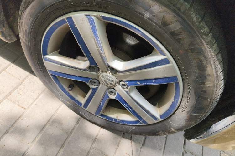 Used Volkswagen Golf 2015 1.4TSI Automatic Luxury Model Right Front Wheel Hub