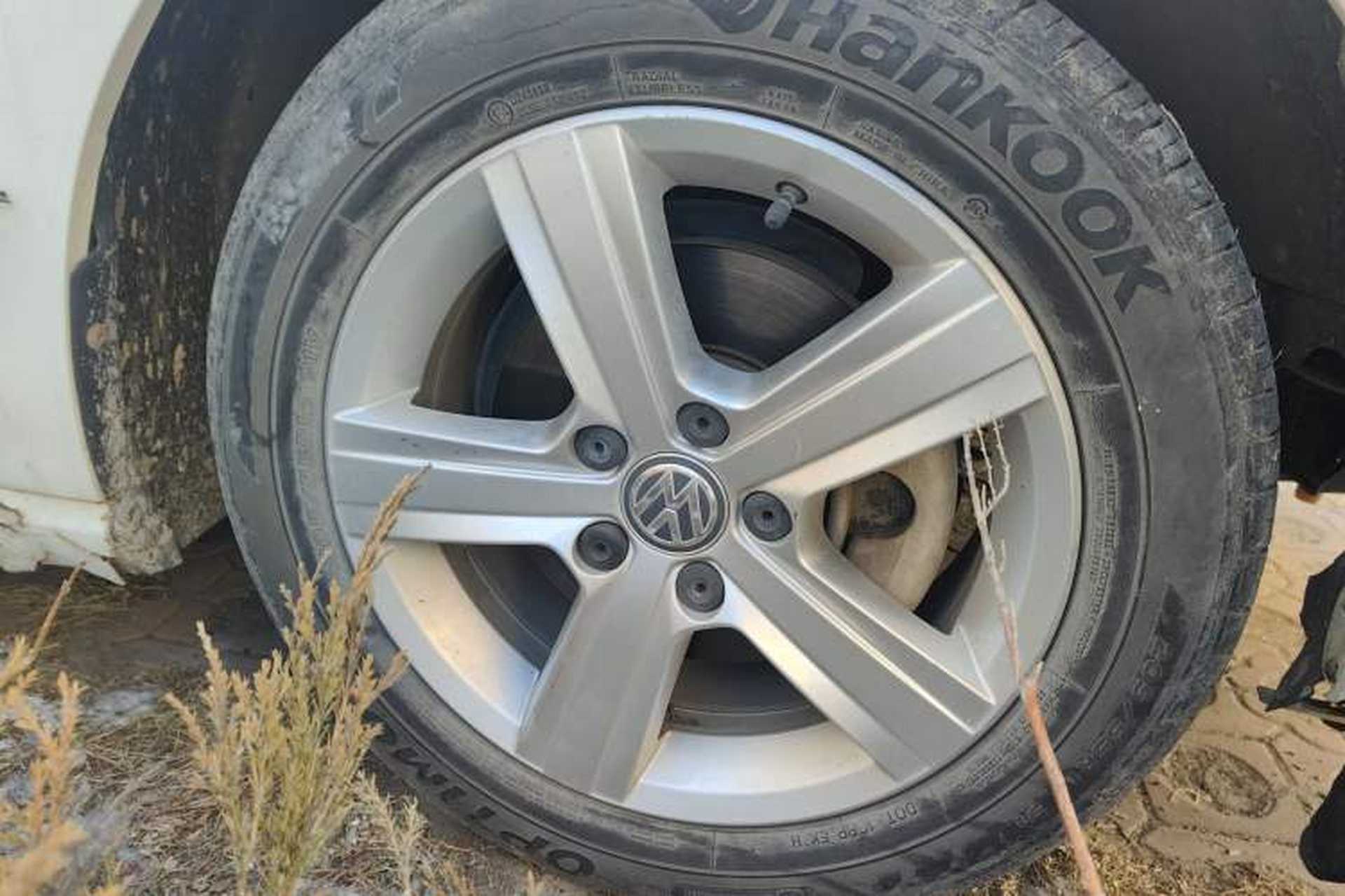 Used Volkswagen Golf 2015 1.6L Automatic Comfort Model Right Front Wheel Hub