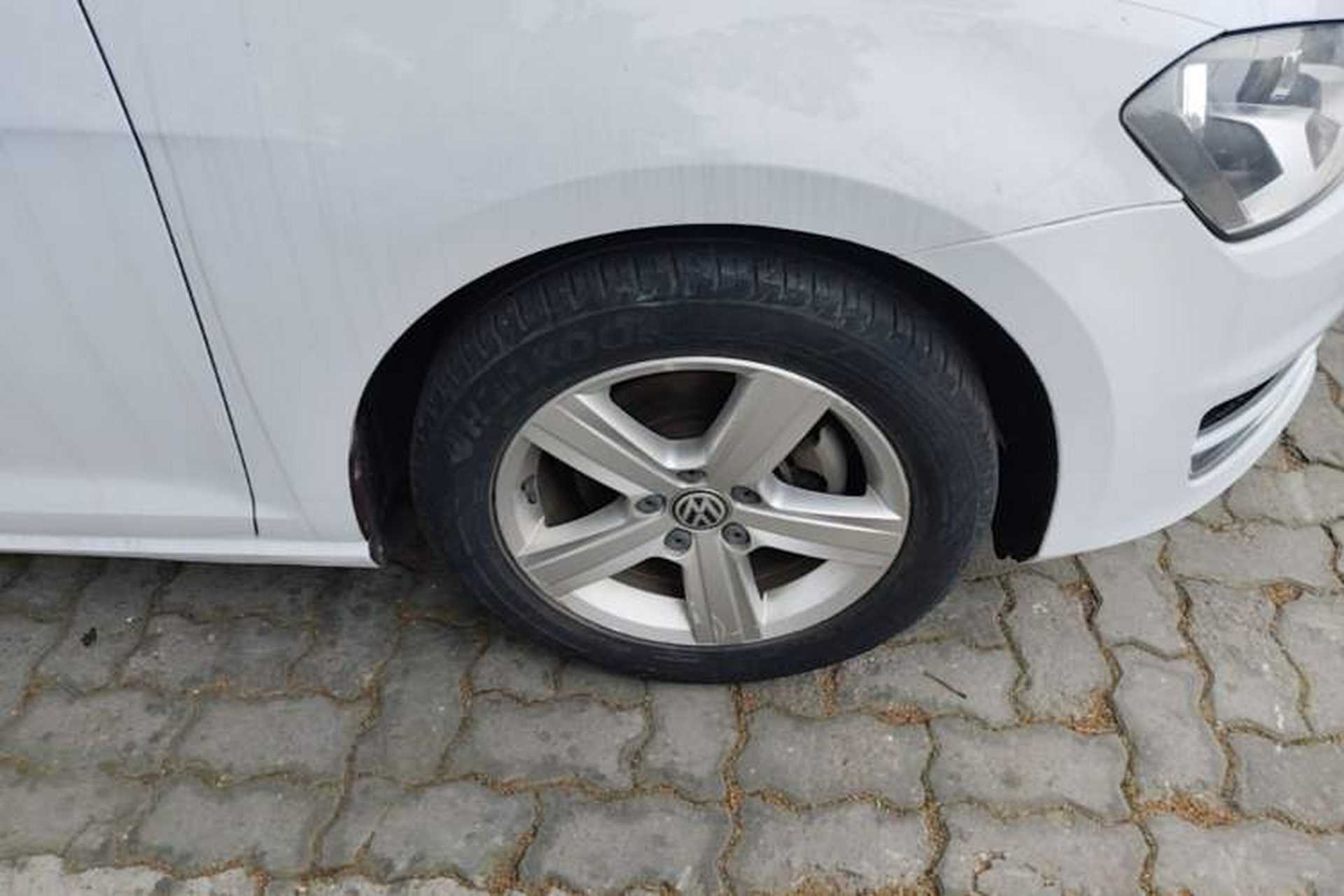 Used Volkswagen Golf 2015 1.6L Automatic Comfort Model Right Front Wheel Hub