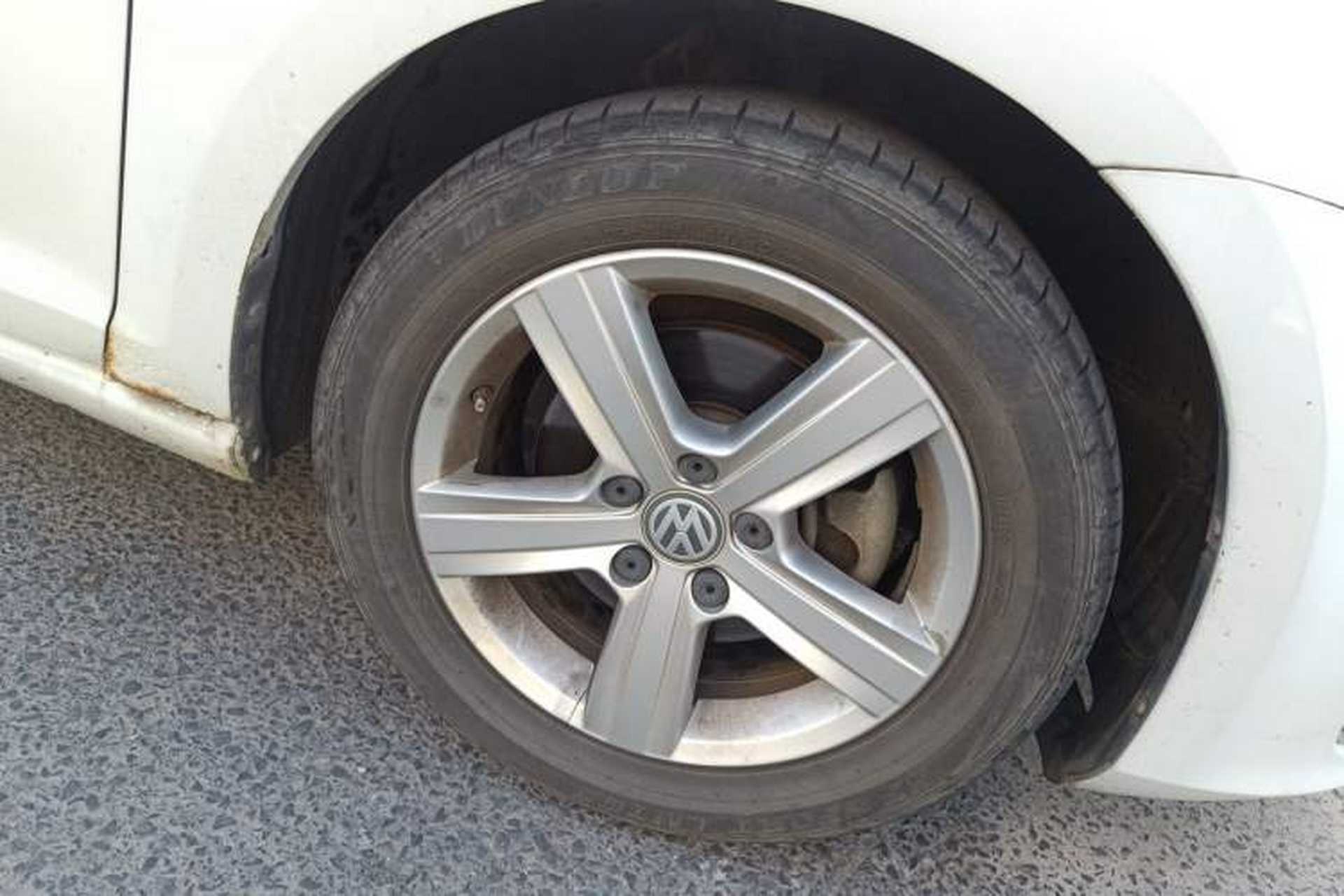 Used Volkswagen Golf 2015 1.6L Automatic Comfort Model Right Front Wheel Hub