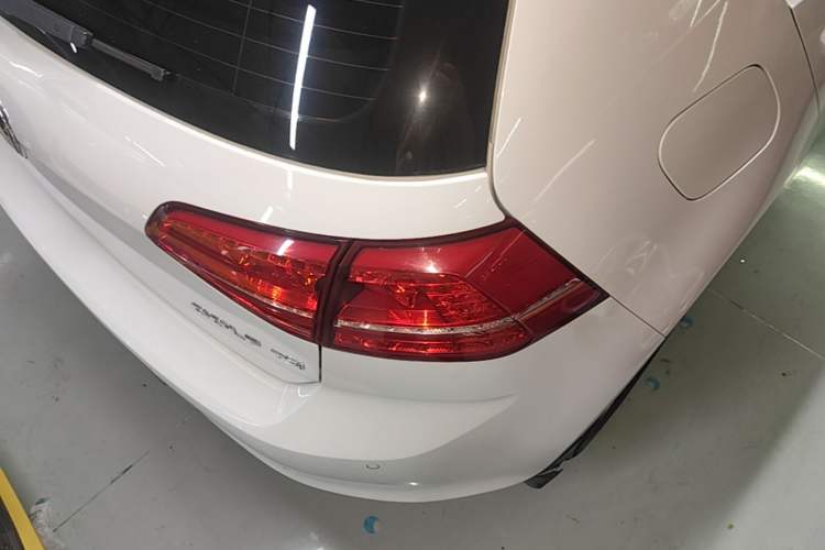 Used Volkswagen Golf 2015 1.4TSI Automatic Comfort Model Right Rear Taillight