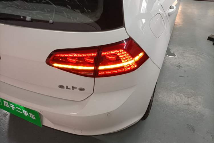 Used Volkswagen Golf 2015 1.6L Manual Fashion Edition Right Rear Taillight