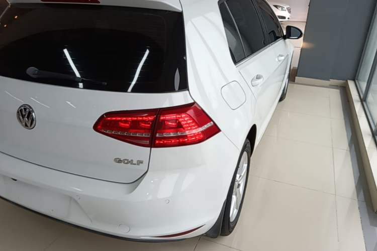 Used Volkswagen Golf 2015 1.6L Automatic Comfort Model Right Rear Taillight