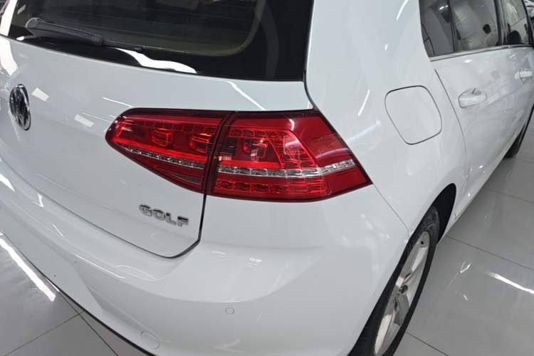 Used Volkswagen Golf 2015 1.6L Automatic Comfort Model Right Rear Taillight