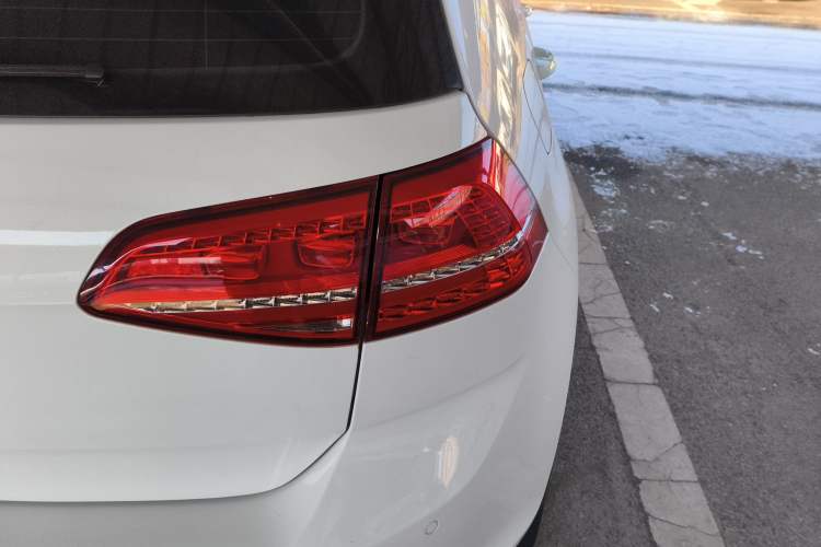 Used Volkswagen Golf 2015 1.4TSI Automatic Comfort Model Right Rear Taillight