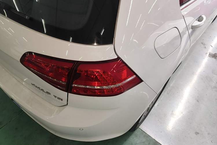 Used Volkswagen Golf 2015 1.4TSI Automatic Comfort Model Right Rear Taillight