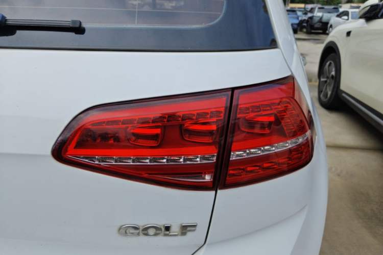 Used Volkswagen Golf 2015 1.6L Automatic Fashion Model Right Rear Taillight