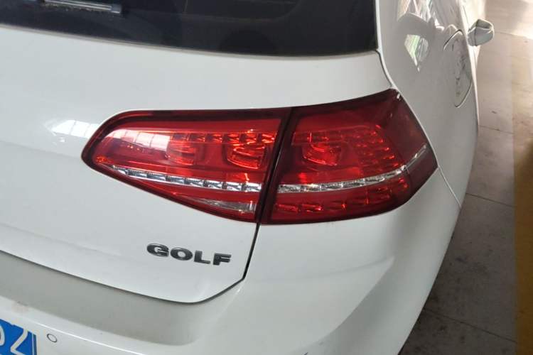 Used Volkswagen Golf 2015 1.6L Automatic Comfort Model Right Rear Taillight