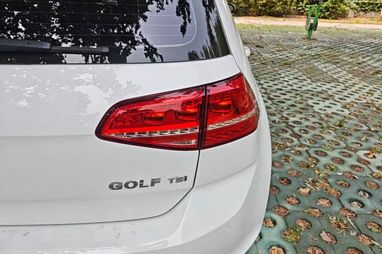 Used Volkswagen Golf 2015 1.4TSI Automatic Comfort Model Right Rear Taillight