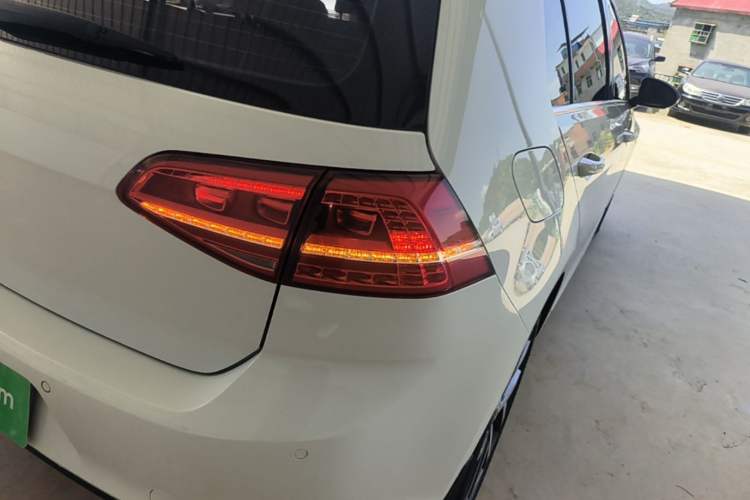 Used Volkswagen Golf 2015 1.6L Automatic Comfort Model Right Rear Taillight