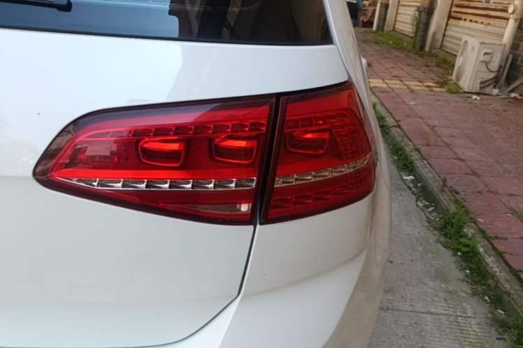 Used Volkswagen Golf 2015 1.4TSI Automatic Comfort Model Right Rear Taillight