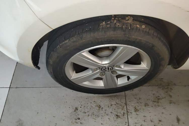 Used Volkswagen Golf 2015 1.6L Automatic Comfort Model Right Rear Wheel Hub