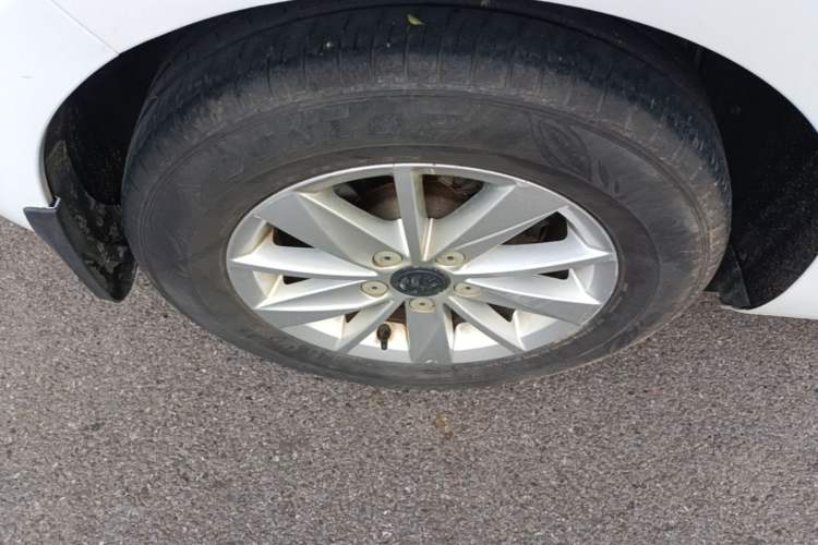 Used Volkswagen Golf 2015 1.6L Automatic Fashion Model Right Rear Wheel Hub