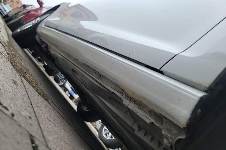 Used Volkswagen Golf 2015 1.6L Automatic Comfort Model Right Side Sill