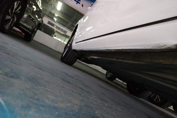 Used Volkswagen Golf 2015 1.4TSI Comfort Travel Edition Right Side Sill