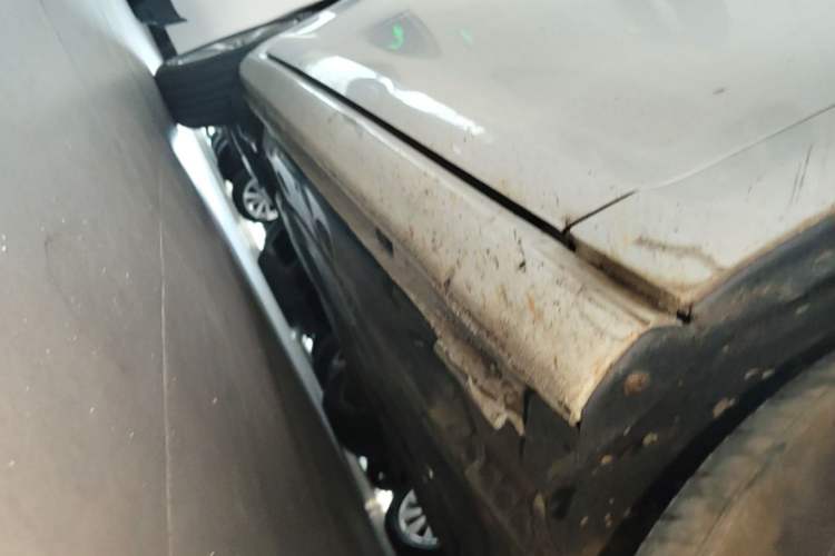 Used Volkswagen Golf 2015 1.6L Automatic Comfort Model Right Side Sill