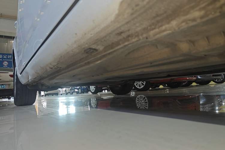 Used Volkswagen Golf 2015 1.6L Automatic Comfort Model Right Side Sill