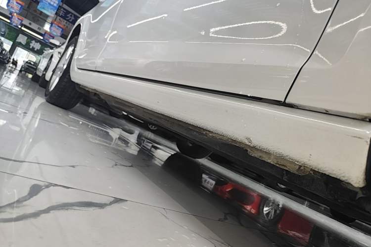 Used Volkswagen Golf 2015 1.6L Automatic Comfort Model Right Side Sill