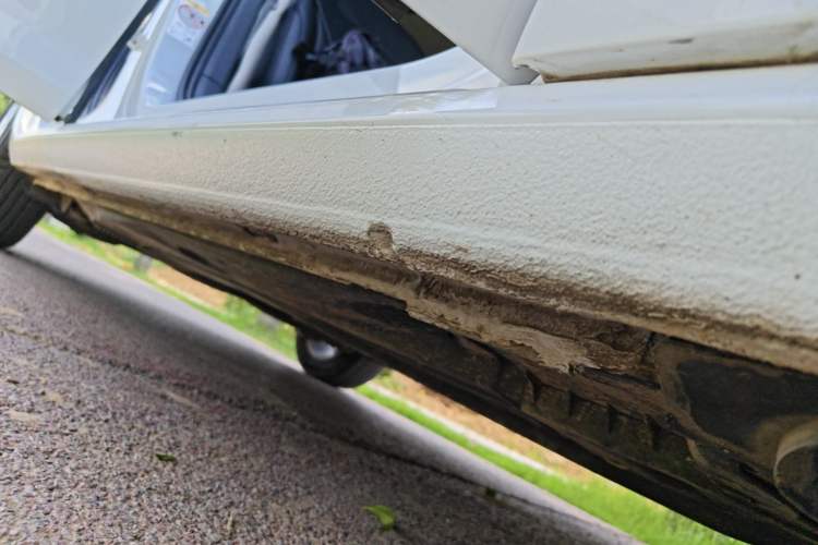 Used Volkswagen Golf 2015 1.6L Automatic Comfort Model Right Side Sill