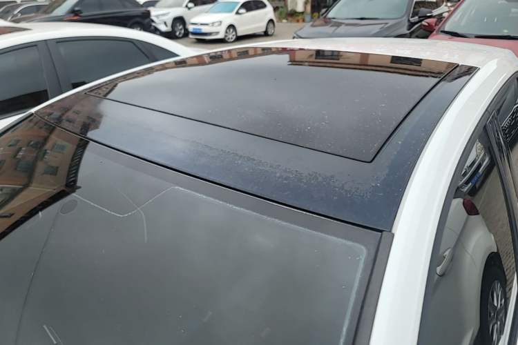 Used Volkswagen Golf 2015 1.6L Automatic Comfort Model Roof