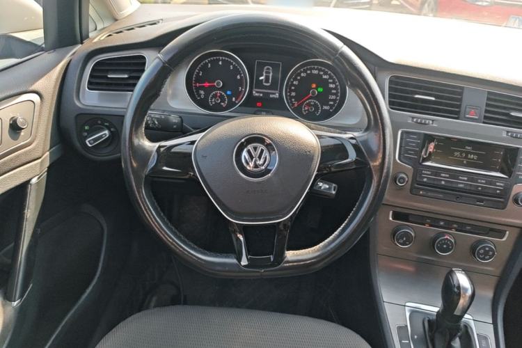 Used Volkswagen Golf 2015 1.4TSI Automatic Comfort Model Steering Wheel