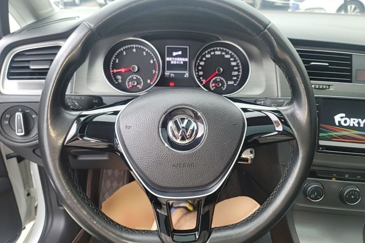 Used Volkswagen Golf 2015 1.6L Automatic Comfort Model Steering Wheel