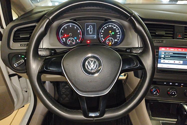 Used Volkswagen Golf 2015 1.6L Automatic Comfort Model Steering Wheel