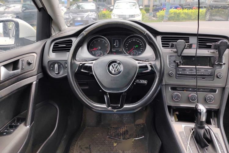 Used Volkswagen Golf 2015 1.6L Automatic Comfort Model Steering Wheel