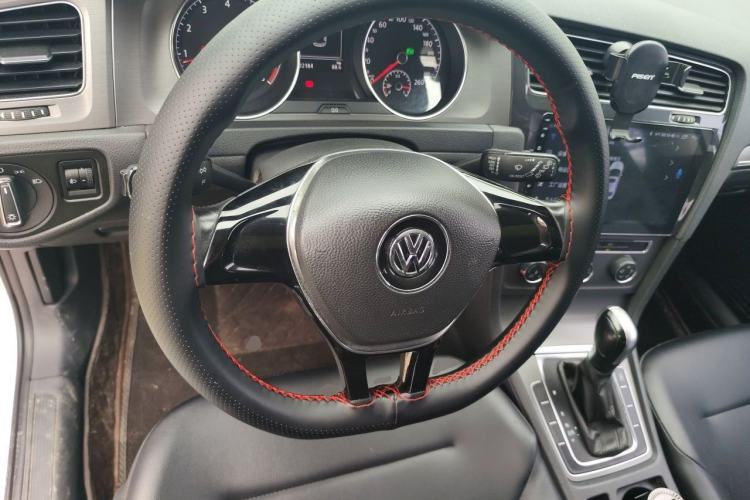 Used Volkswagen Golf 2015 1.4TSI Automatic Comfort Model Steering Wheel