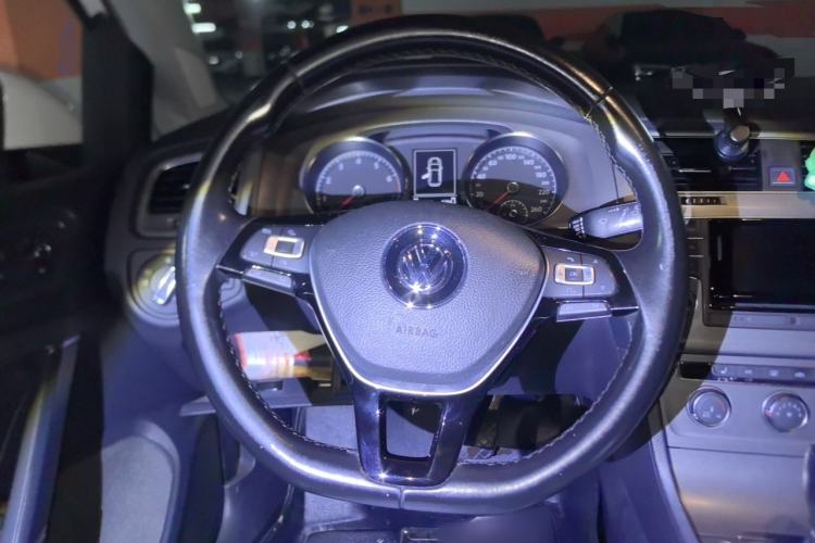 Used Volkswagen Golf 2015 1.4TSI Automatic Luxury Model Steering Wheel