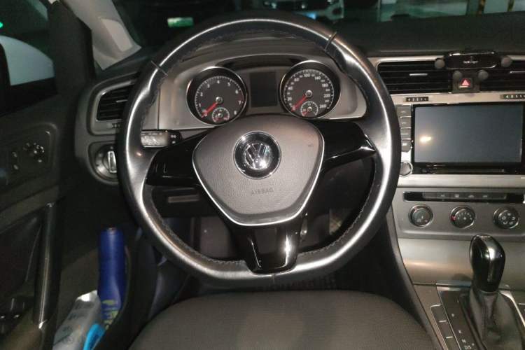 Used Volkswagen Golf 2015 1.4TSI Automatic Comfort Model Steering Wheel