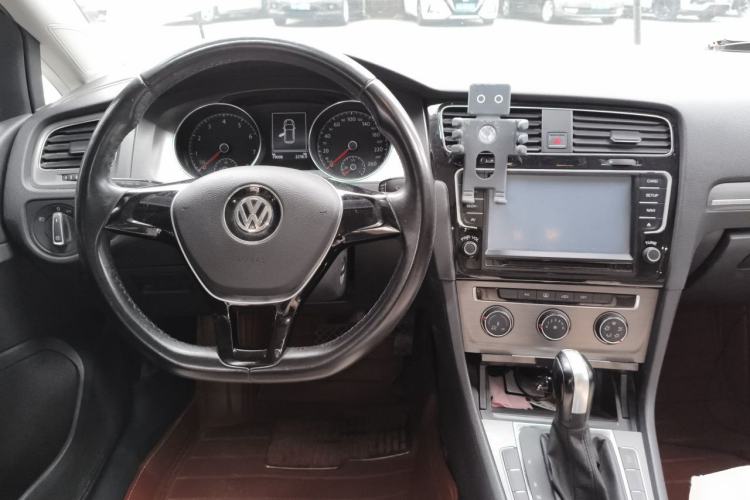 Used Volkswagen Golf 2015 1.4TSI Automatic Comfort Model Steering Wheel