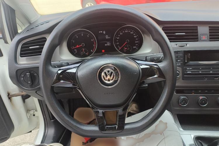 Used Volkswagen Golf 2015 1.6L Manual Fashion Edition Steering Wheel