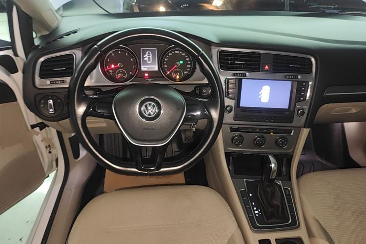 Used Volkswagen Golf 2015 1.4TSI Automatic Comfort Model Steering Wheel