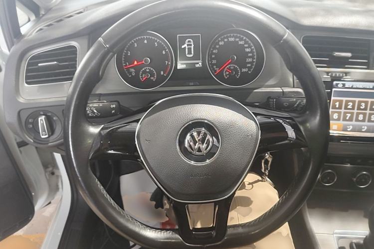 Used Volkswagen Golf 2015 1.4TSI Automatic Comfort Model Steering Wheel