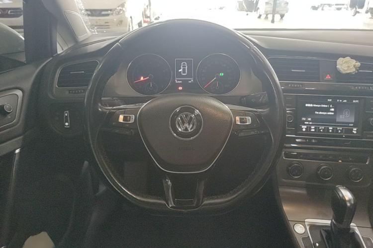 Used Volkswagen Golf 2015 1.4TSI Automatic Luxury Model Steering Wheel