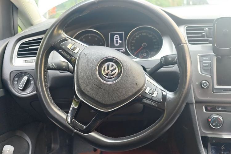 Used Volkswagen Golf 2015 1.4TSI Automatic Luxury Model Steering Wheel