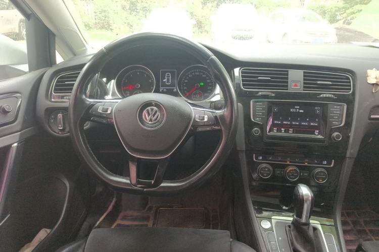 Used Volkswagen Golf 2015 1.4TSI Automatic Flagship Model Steering Wheel