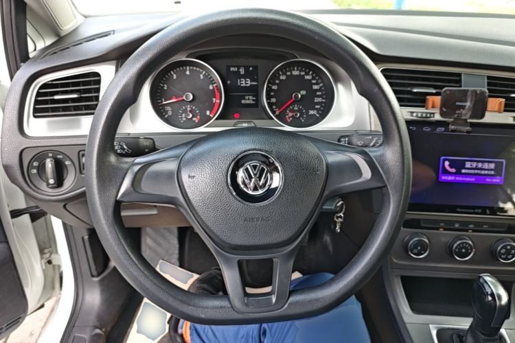 Used Volkswagen Golf 2015 1.6L Automatic Fashion Model Steering Wheel