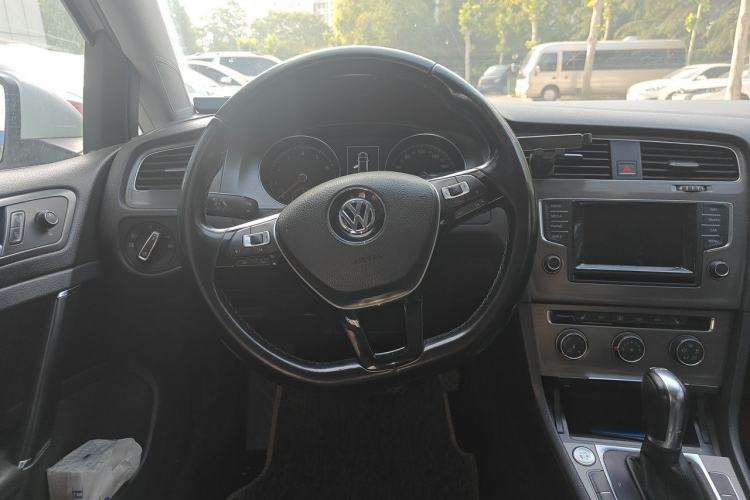 Used Volkswagen Golf 2015 1.4TSI Automatic Luxury Model Steering Wheel