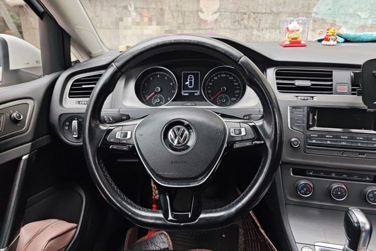 Used Volkswagen Golf 2015 1.4TSI Automatic Luxury Model Steering Wheel